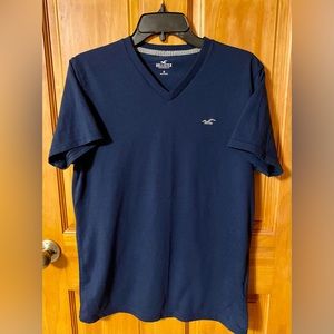 Men’s Hollister V neck Tshirt